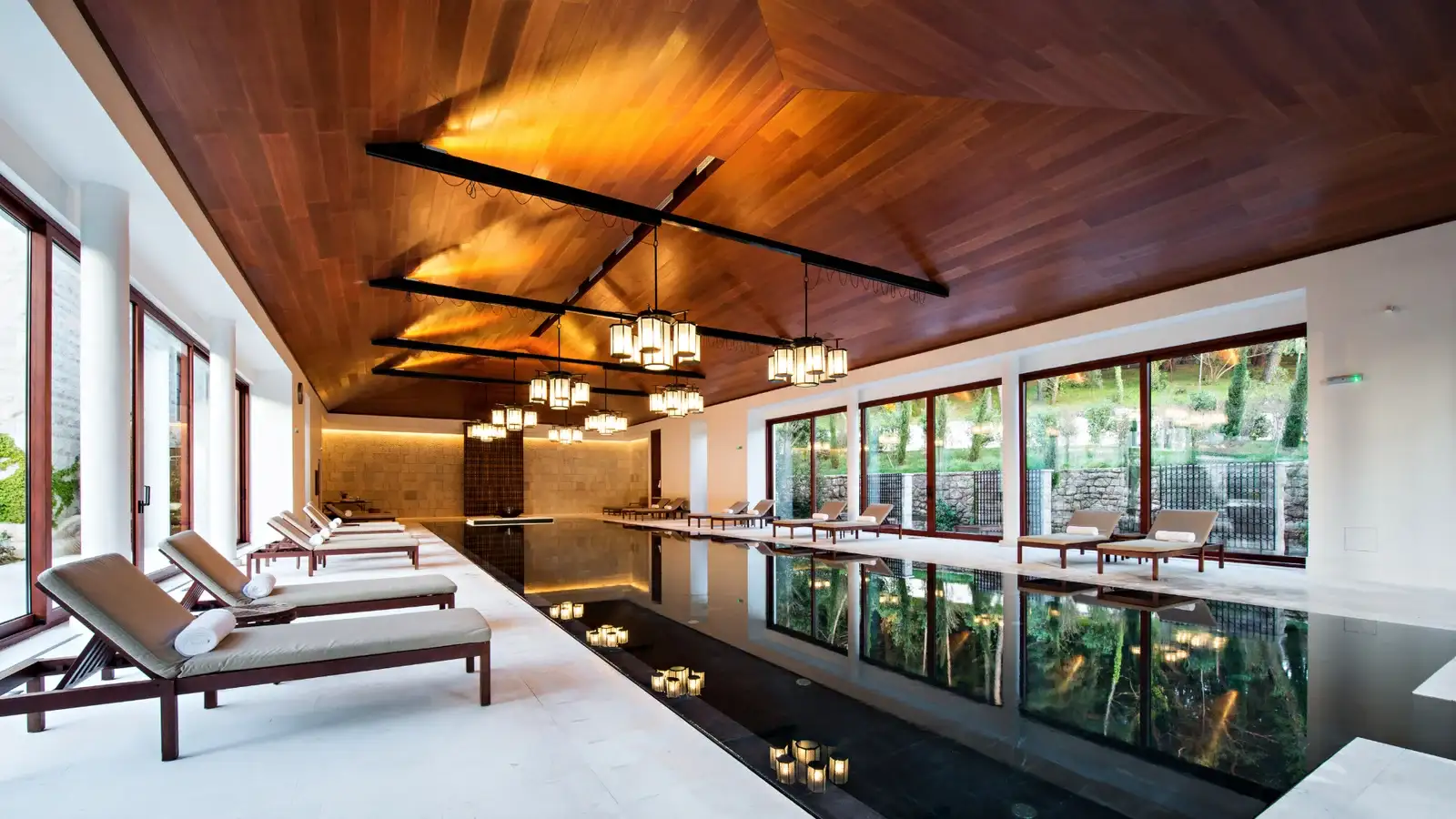 deck level swimming pool 1